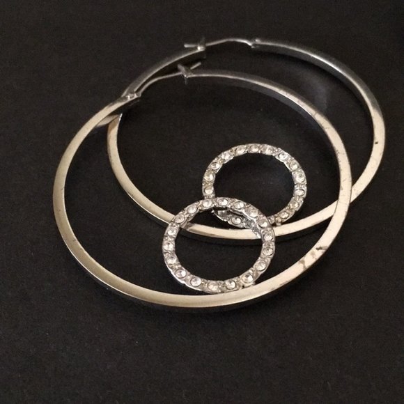 9 Sets of Fashion Earrings - Picture 4 of 12